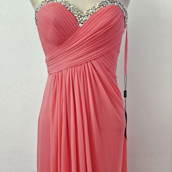 NWT La Femme Coral Embellished Strapless Prom/Pageant Gown Size 2 - Picture 9 of 16